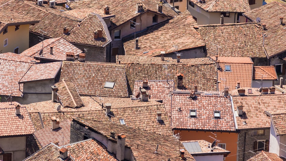 Czym kierować się podczas zakupu okien dachowych?