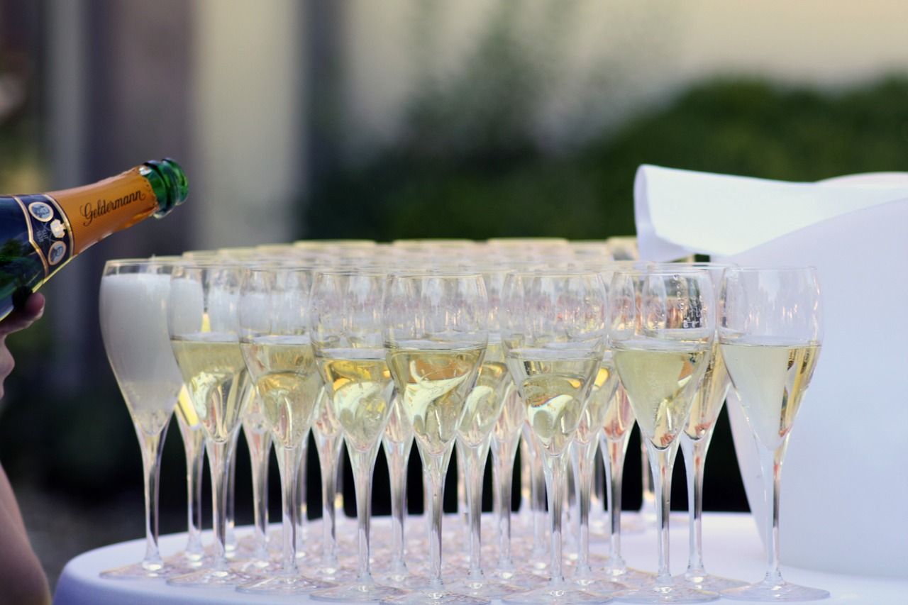 Skąd najlepiej sprowadzić alkohol na większą imprezę czy wesele?