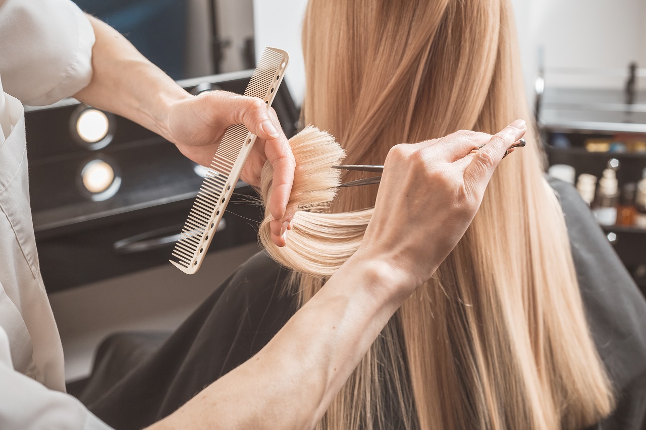 Jakiego typu rozwiązania znajdują się w ofercie profesjonalnych salonów fryzjerskich?
